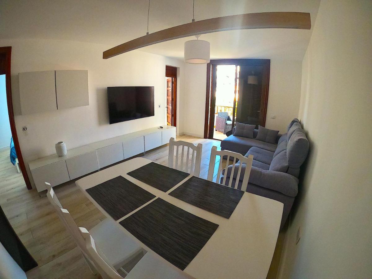 Parque Santiago I - 2 Bedroom - 1 Bathroom - Open Plan Living - Kitchen Area - Extra Large Balcony - First Floor * Playa de las Américas