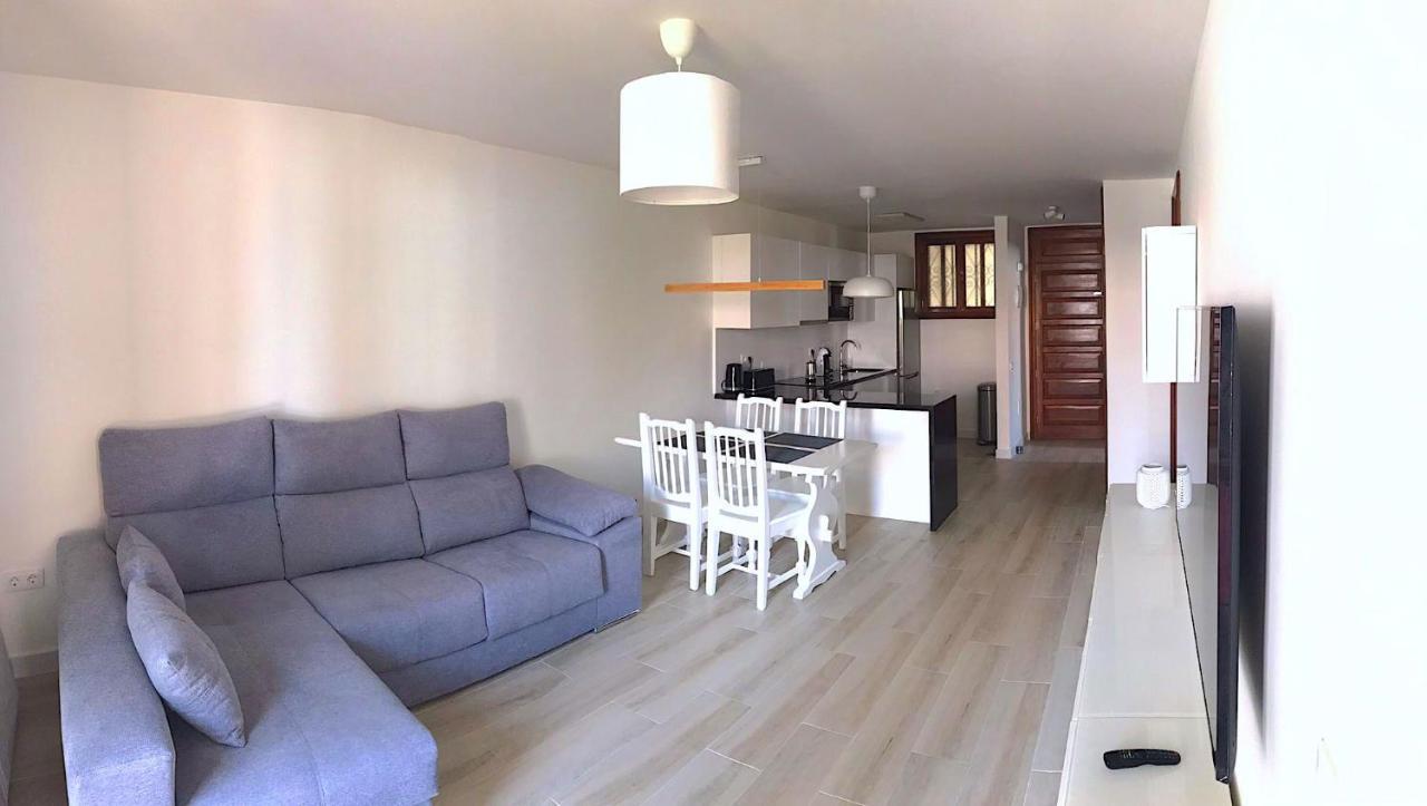 Parque Santiago I - 2 Bedroom - 1 Bathroom - Open Plan Living - Kitchen Area - Extra Large Balcony - First Floor Playa de las Americas (Tenerife)
