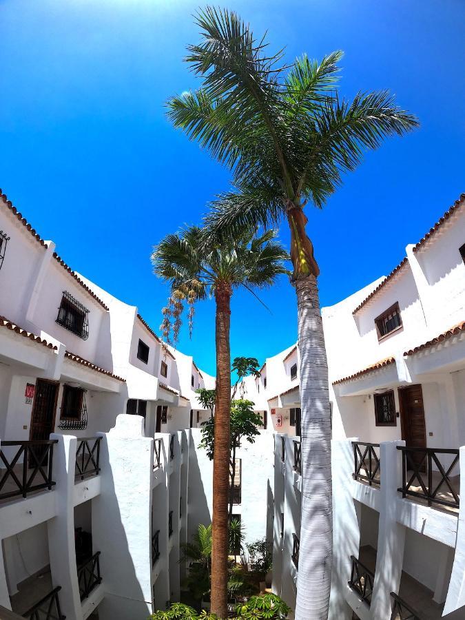 Parque Santiago I - 2 Bedroom - 1 Bathroom - Open Plan Living - Kitchen Area - Extra Large Balcony - First Floor * Playa de las Américas
